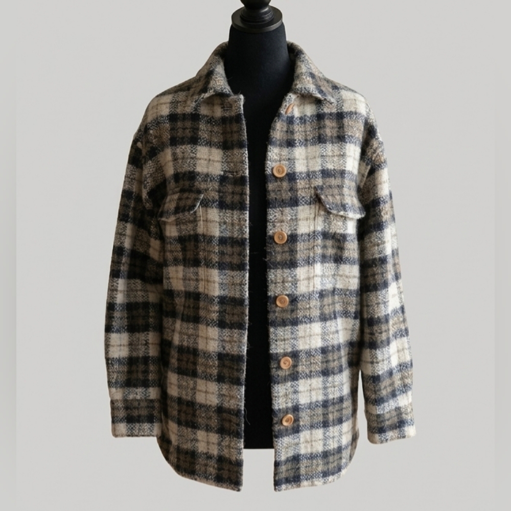 Banana Republic Plaid Button-Front Shirt Jacket in Cream & Black